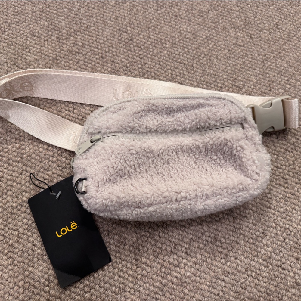 Lolë Sherpa Fanny Pack, cream